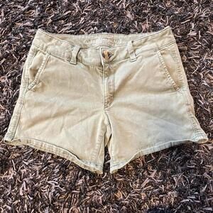 American Eagle khaki green super stretch 5 inch shorts.